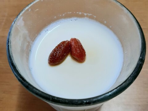 生クリームで濃厚！杏仁豆腐